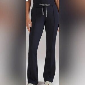 FIGS Women's Navy High
Waisted Evanston Formx
Skinny Flare